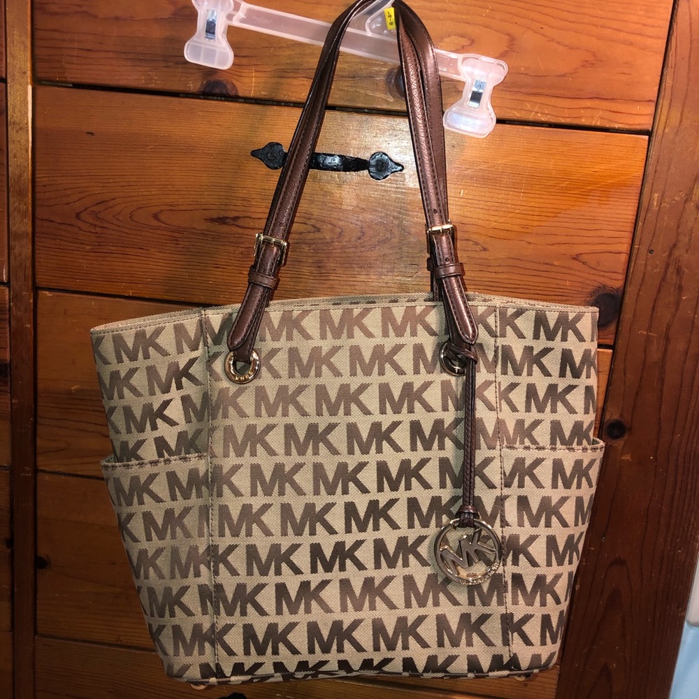 Michael kors logo tote bag